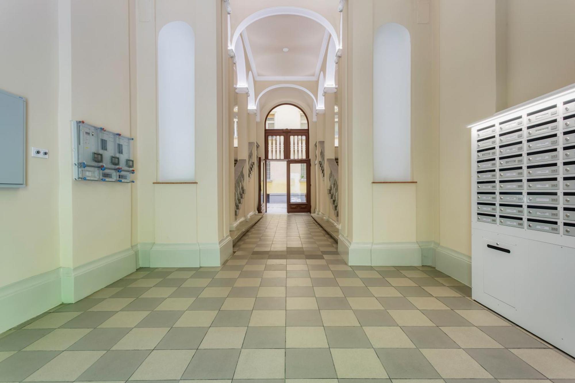 Bb27 - Elegant Place Close To The Parliament *